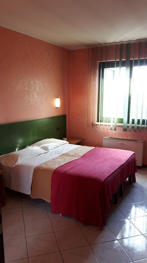 Hotel Armida Castenedolo Exterior photo